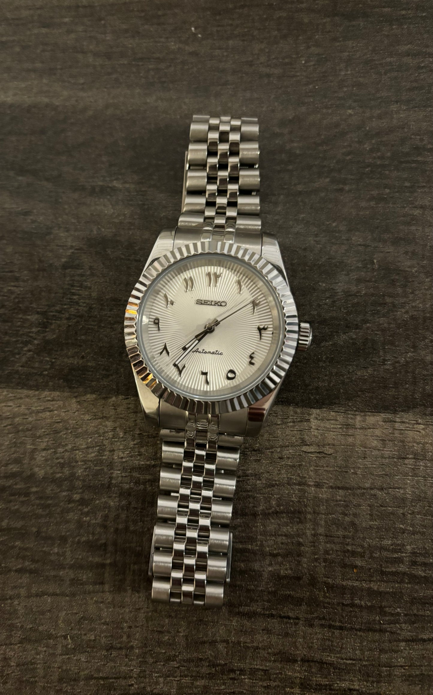 Seiko Arabic dial no date - white